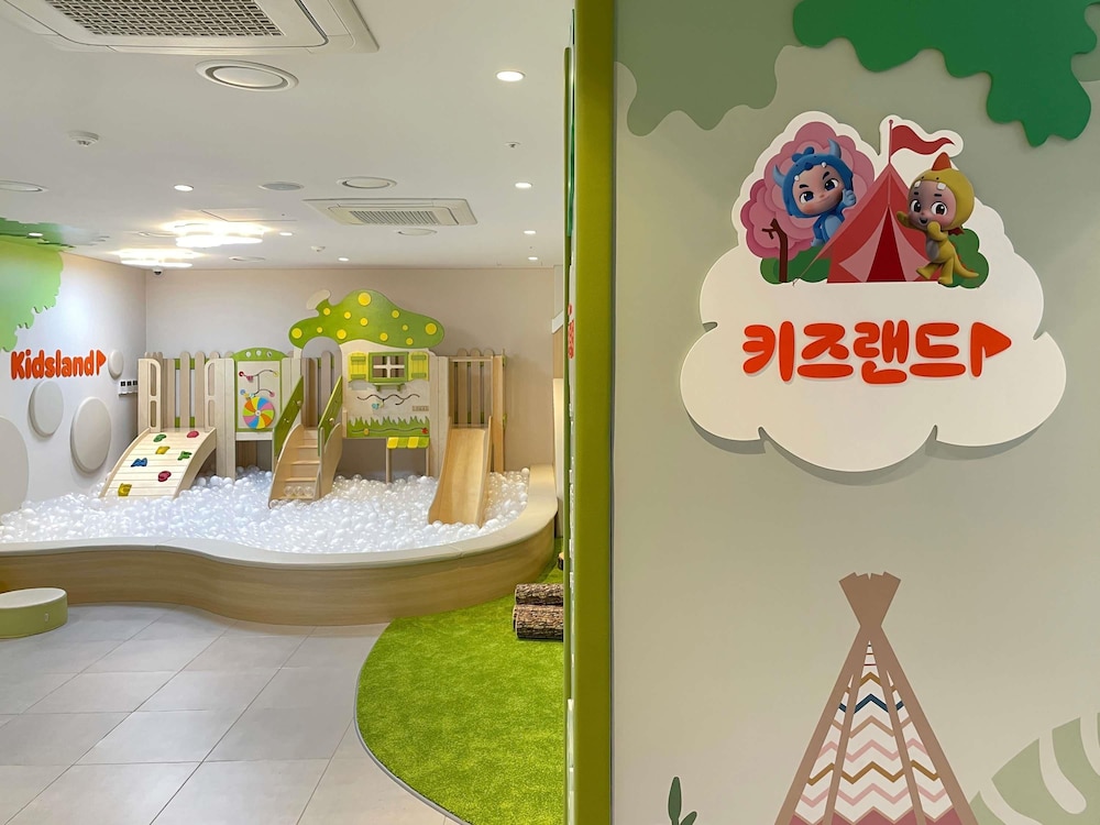 Novotel Ambassador Seoul Dongdaemun Hotels and Residences 12/75