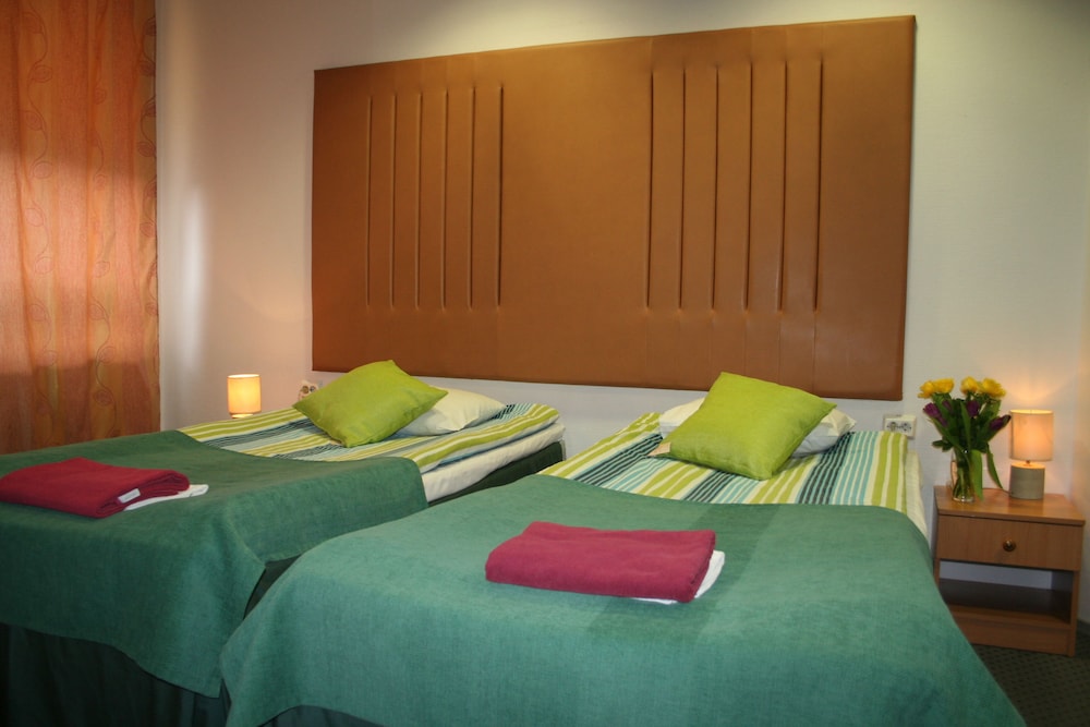 Center Hotel 14/62