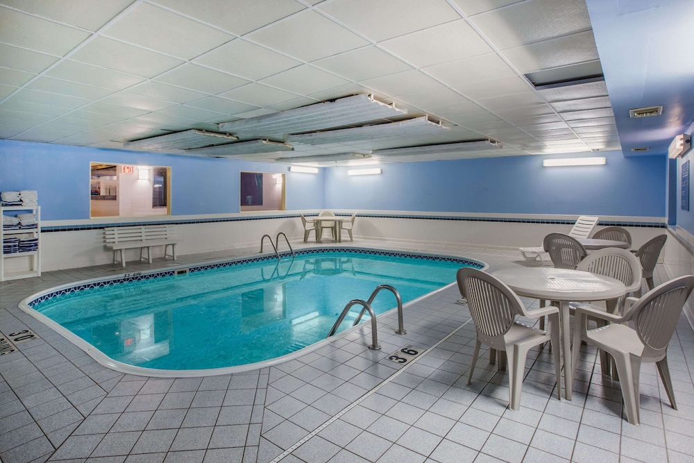 Ramada by Wyndham Sioux Falls 11/16