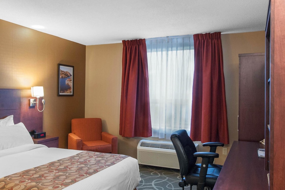 Quality Hotel & Suites Gander 15/37