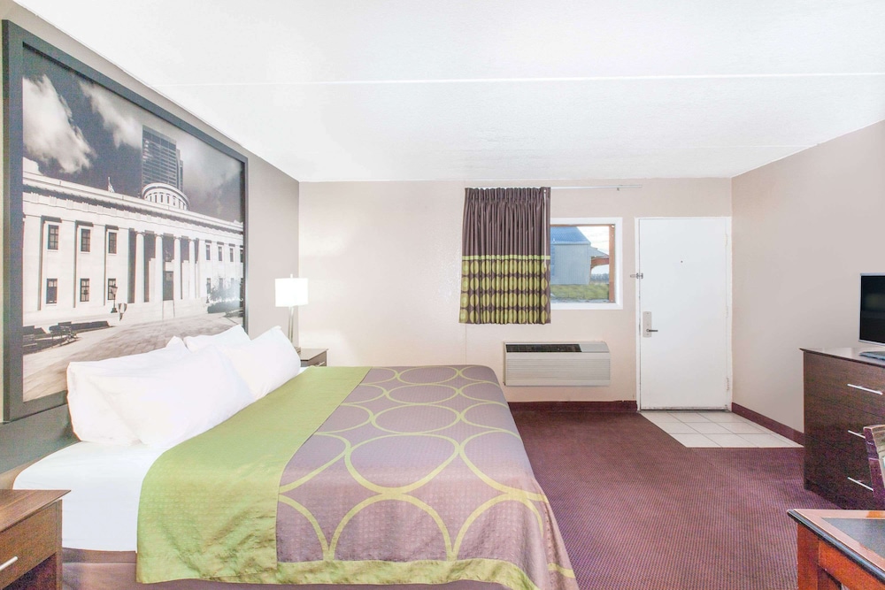 Super 8 By Wyndham Millbury/Toledo 24/54