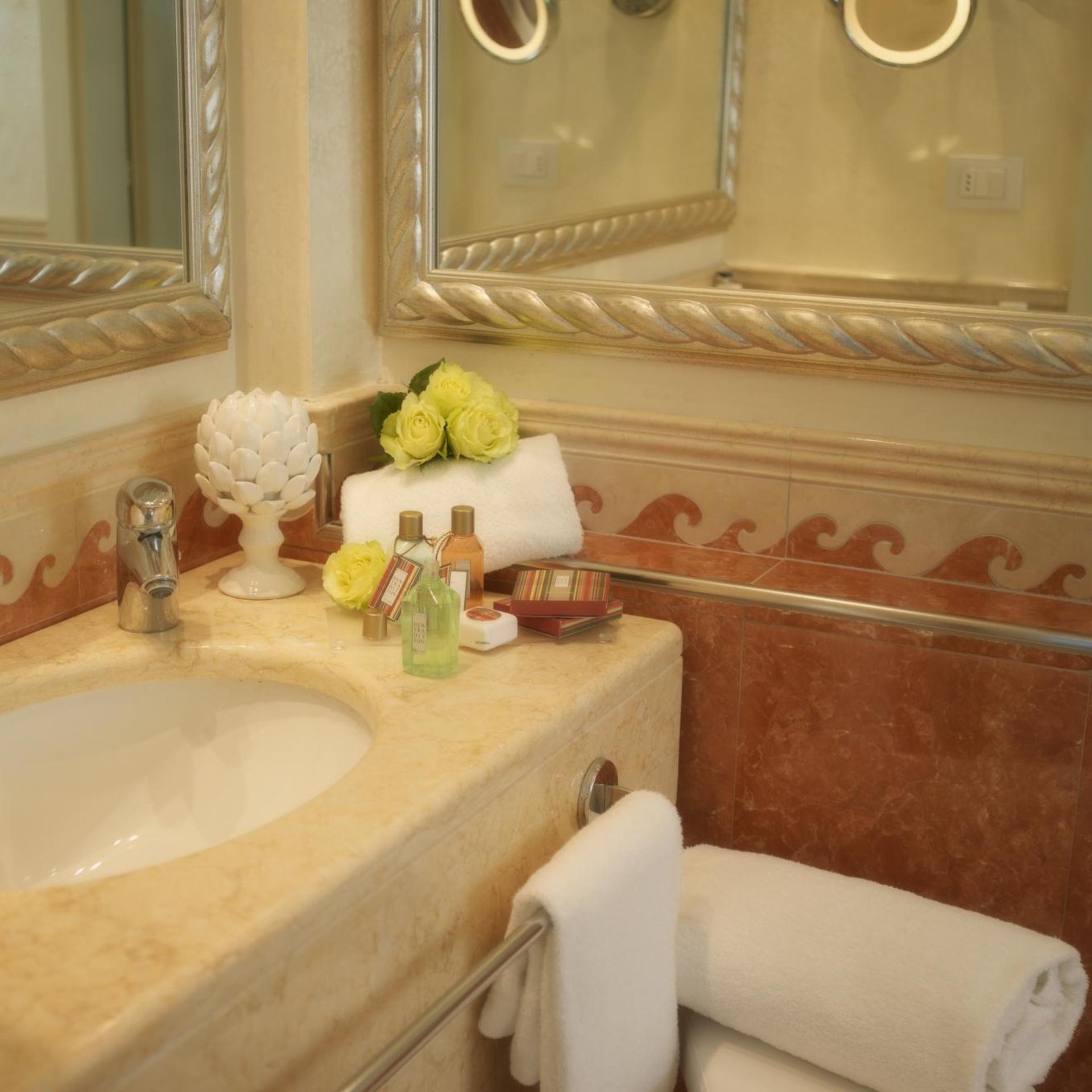 غرفة كلاسيكية ثلاثية، Hotel Tiffany S 6/7