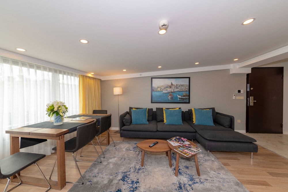 Feri Suites 30/50