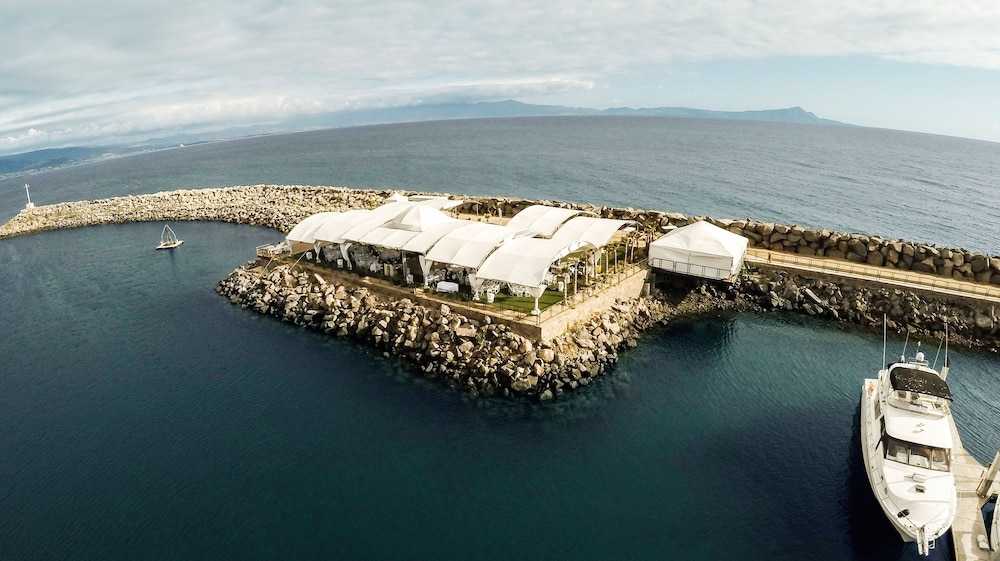 Hotel Coral And Marina 65/68
