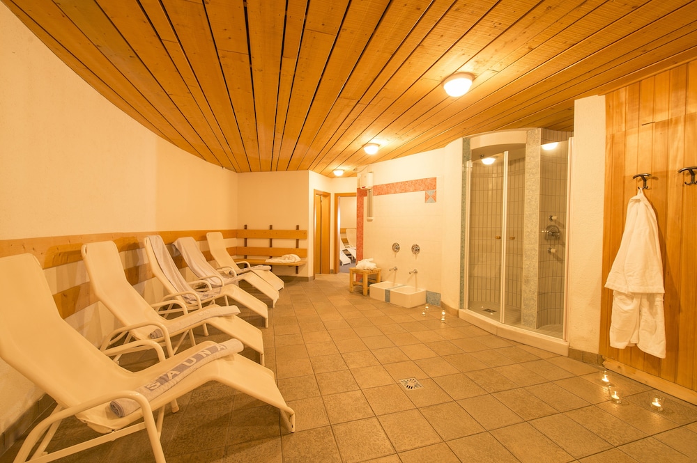 Glacier Hotel Grawand 28/62