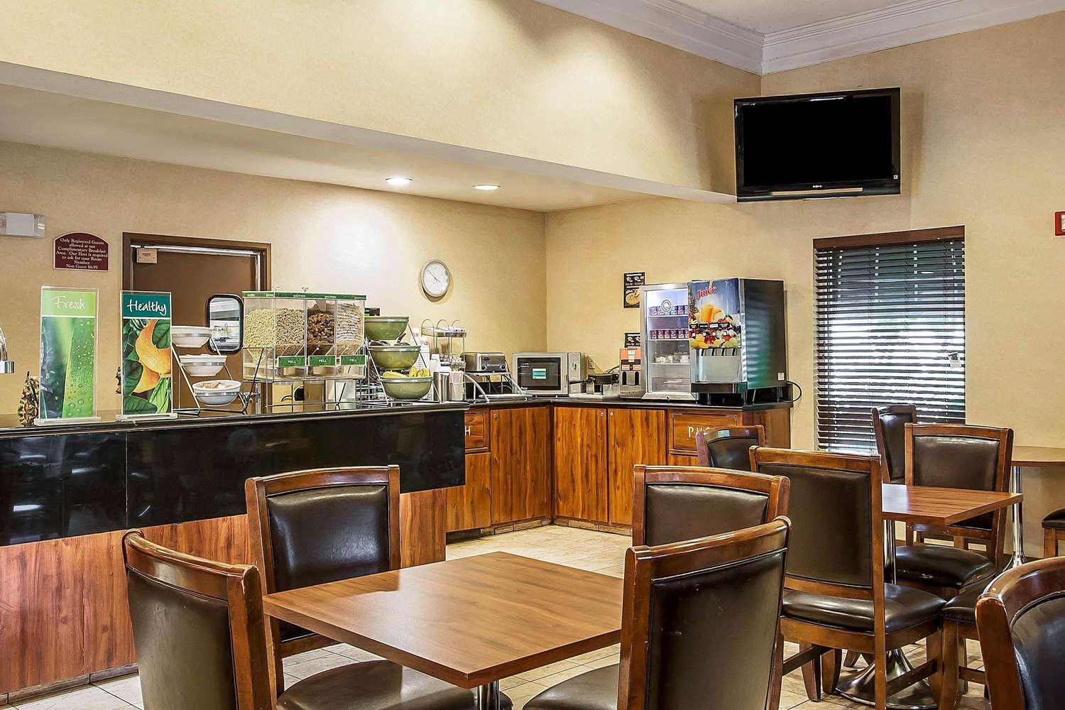 La Quinta Inn & Suites by Wyndham Memphis I-240 14/15