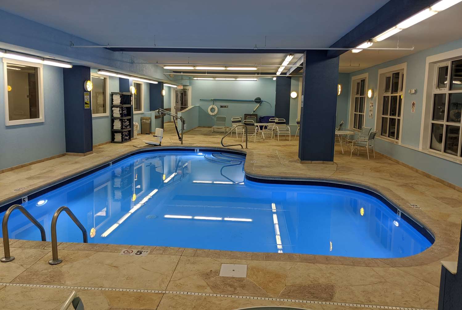 Baymont by Wyndham Rockford 16/36