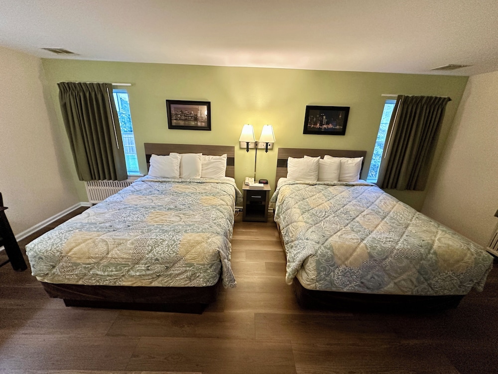 Sea Girt Lodge 23/72