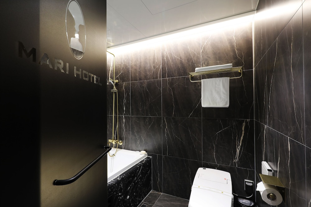 Mari Hotel 43/50