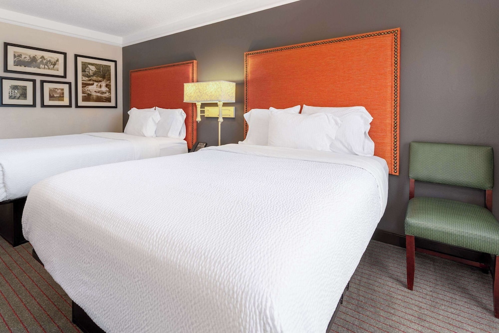 جناح بسريرين كوين، La Quinta Inn & Suites by Wyndham Kingsport Tri-Cities 2/4