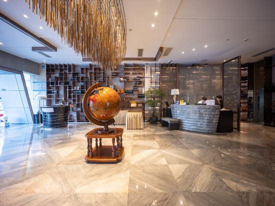 Hotel Conrab (Ganzhou Wanxiang) 12/58