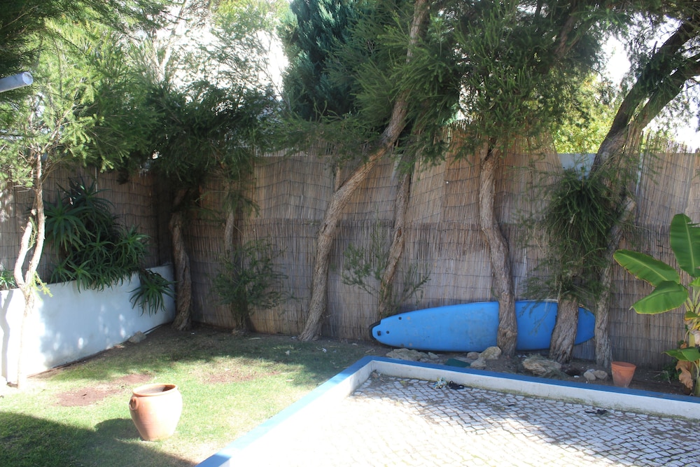Ericeira Chill Hill Hostel & Private Rooms 43/50
