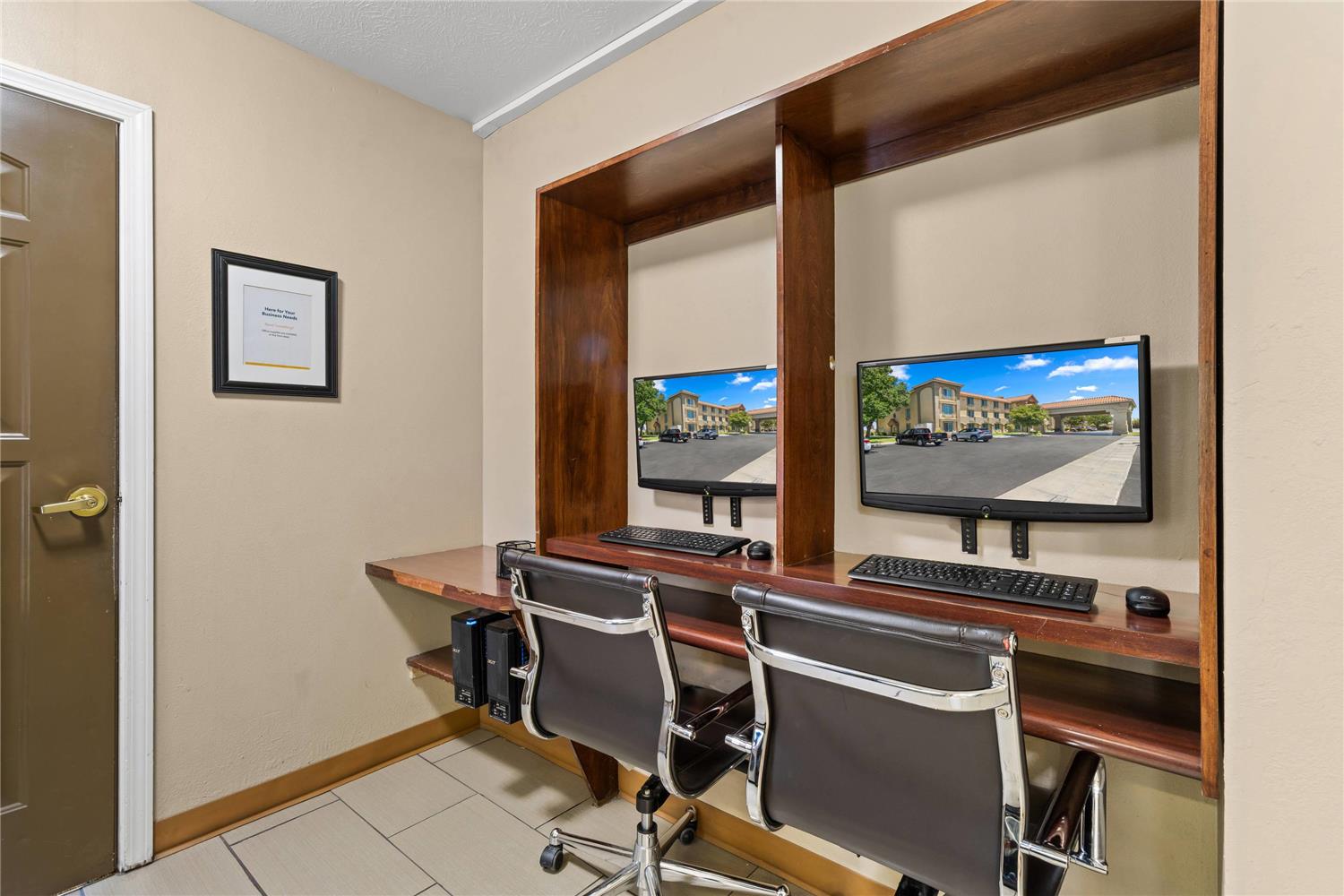 Comfort Inn & Suites Lancaster Antelope Valley 35/40