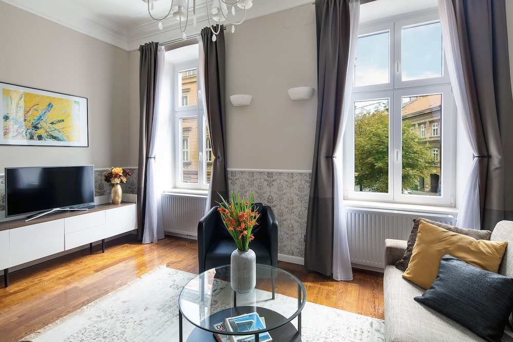 Markiz Luxury Apartments 16/37