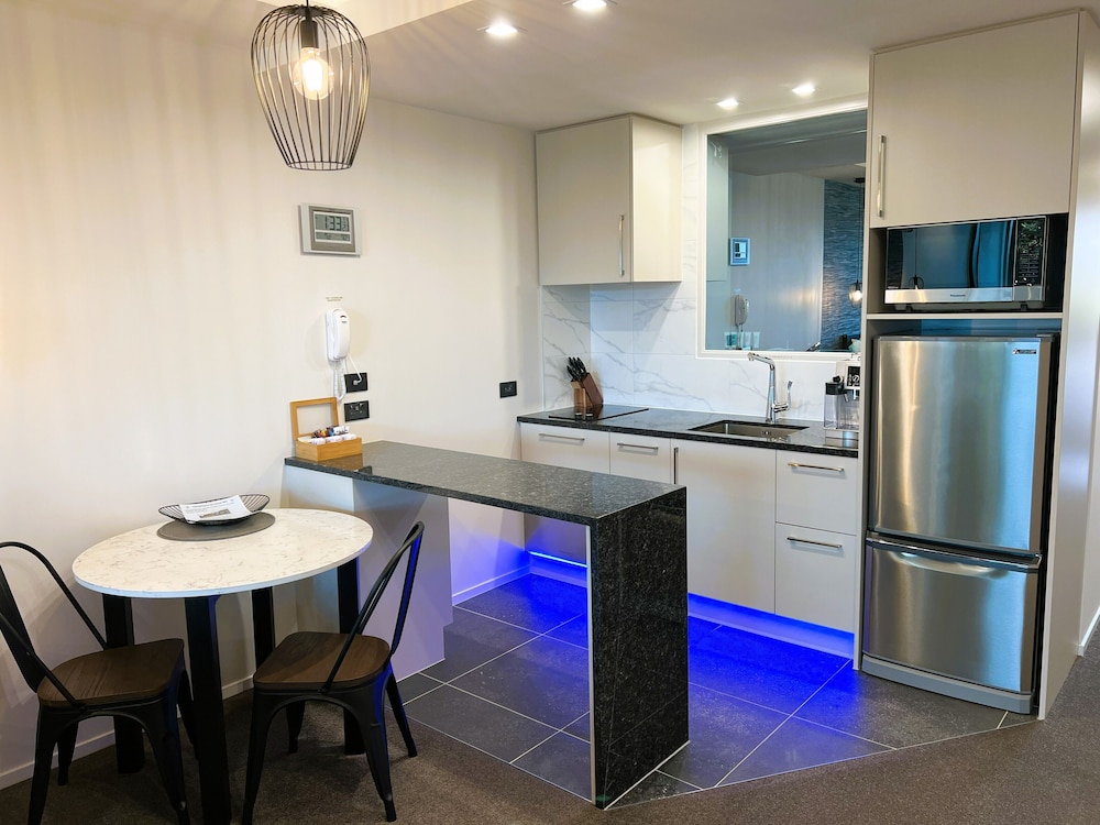 Fiordland Lakeview Motel and Apartments 50/67