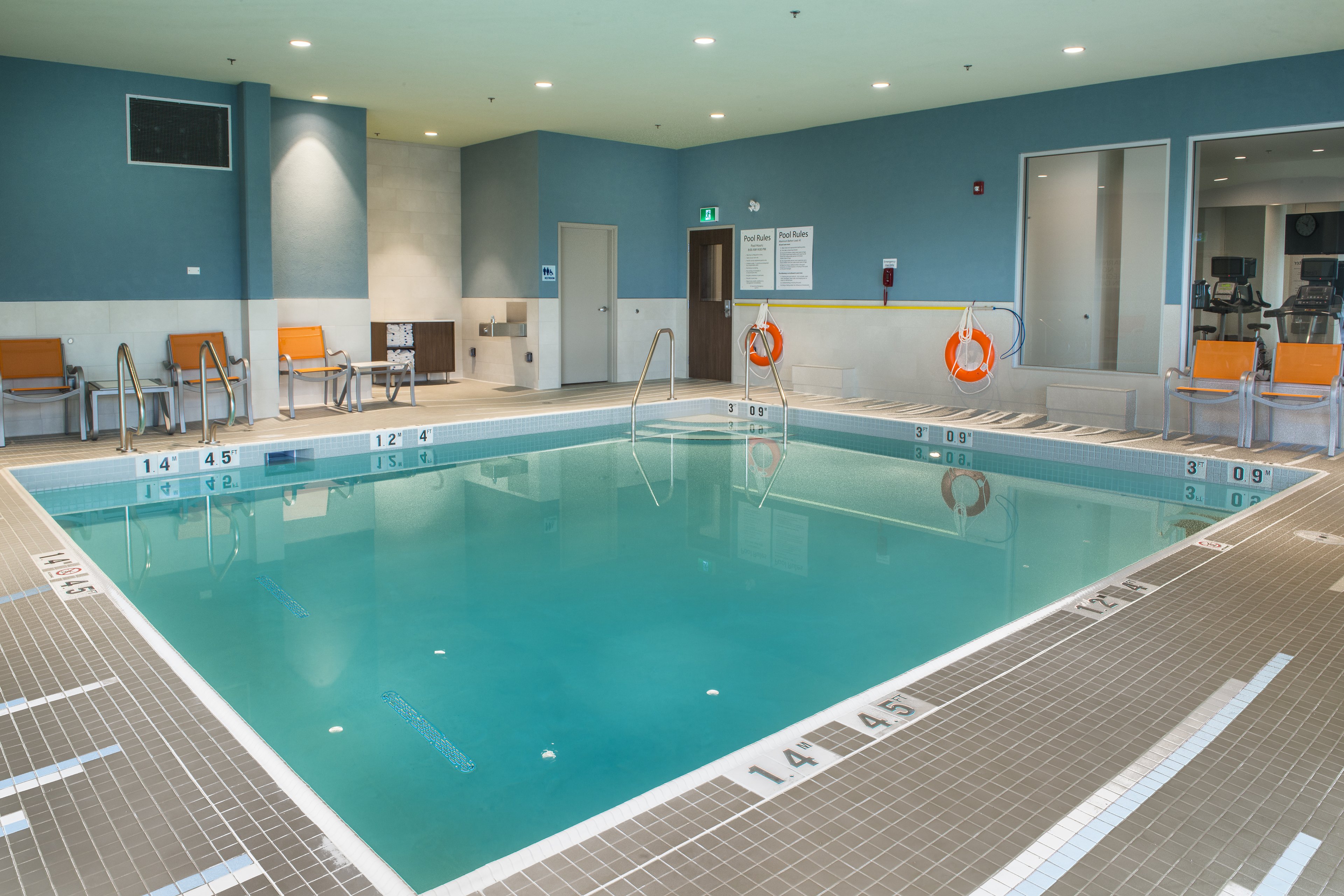 Holiday Inn Express And Suites Victoria Colwood 36/67