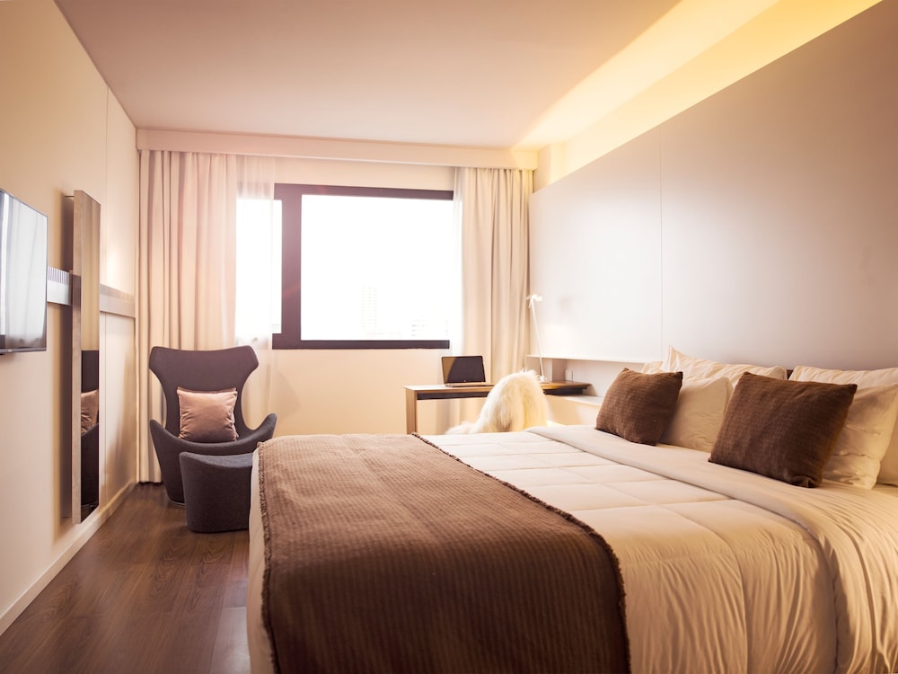 SUPERIOR, KING BED