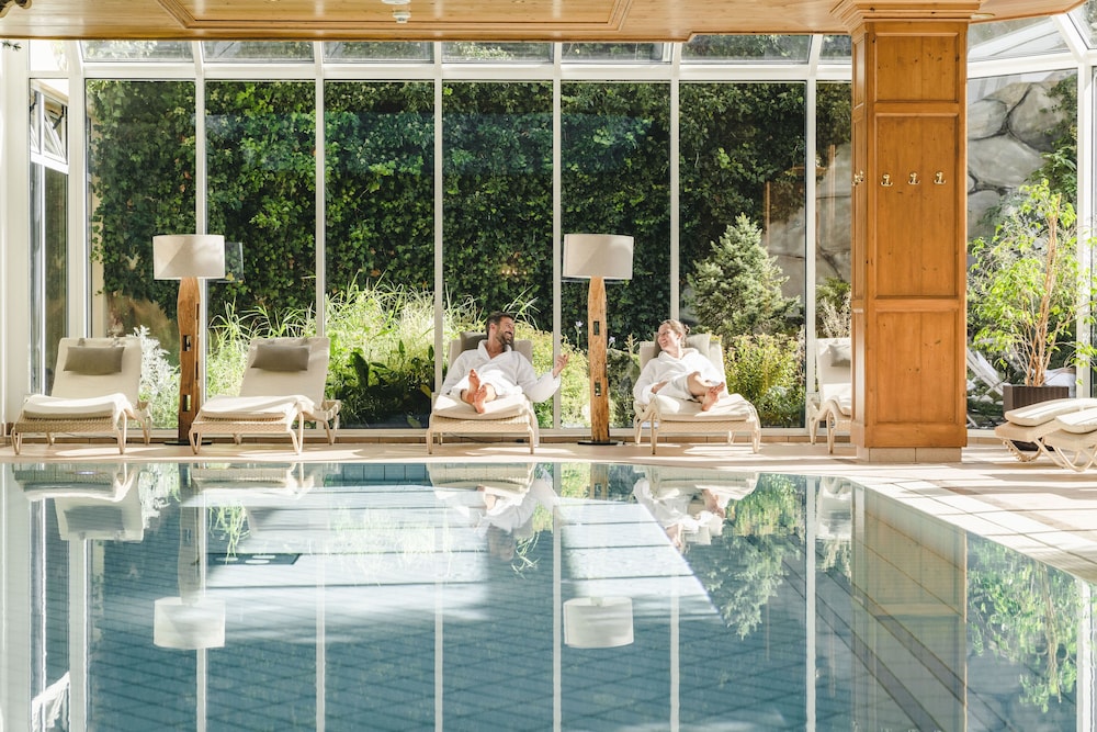 Traumhotel Alpina 24/49