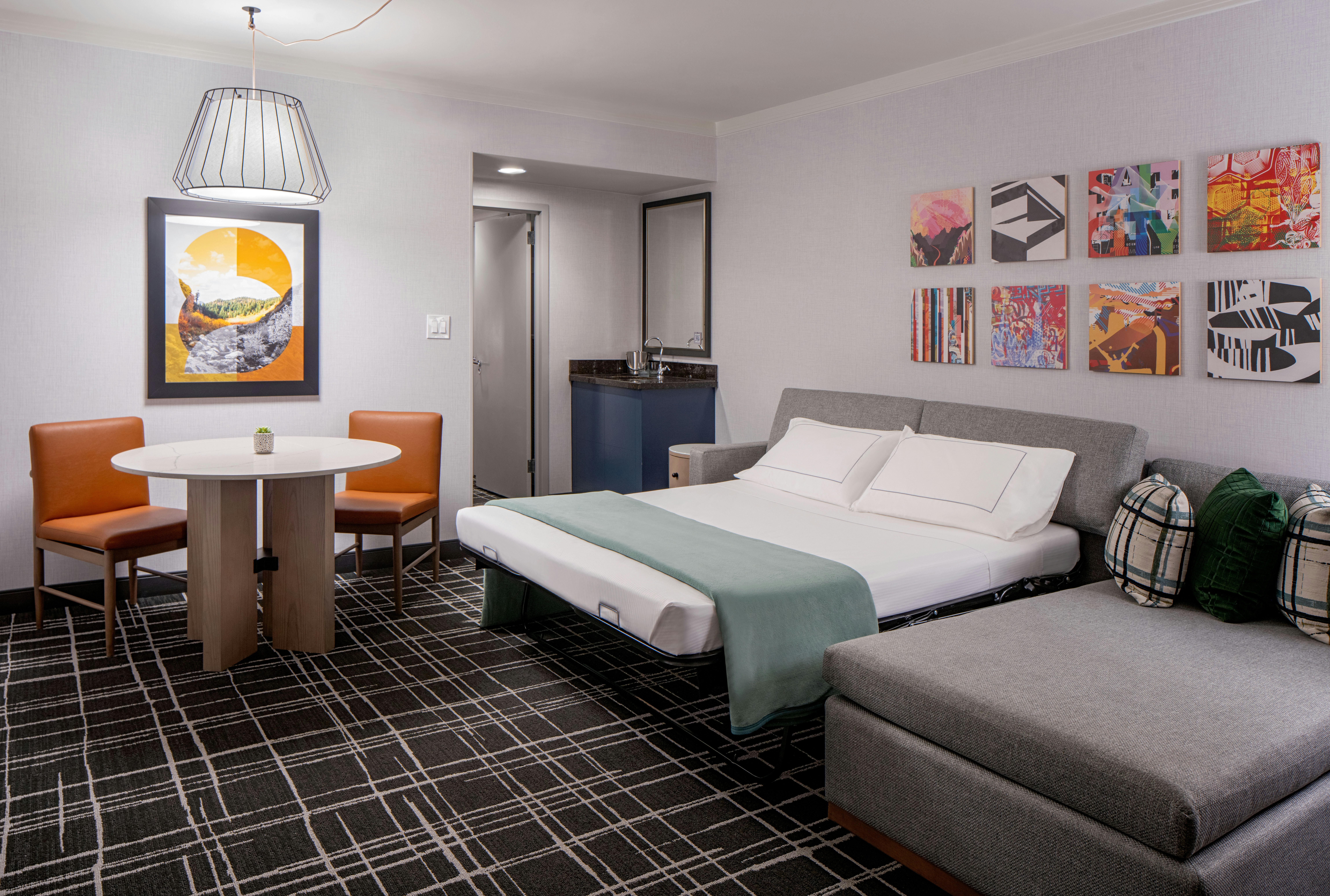 1 BEDROOM, SUITE, KING BED