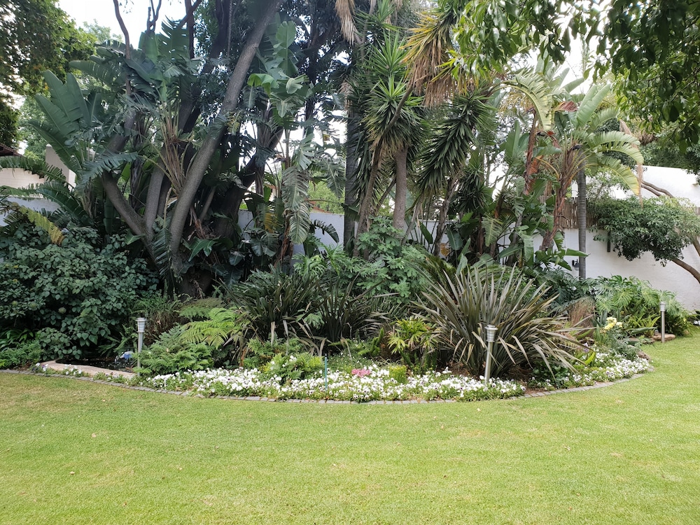 Hyde Park Guest House 61/73