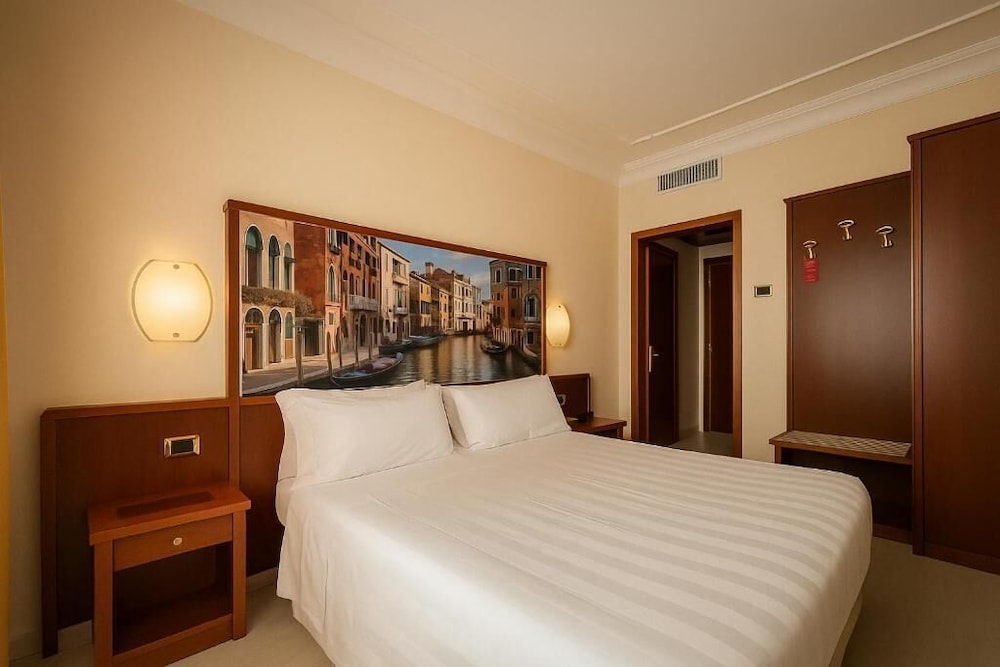Hotel President 24/50