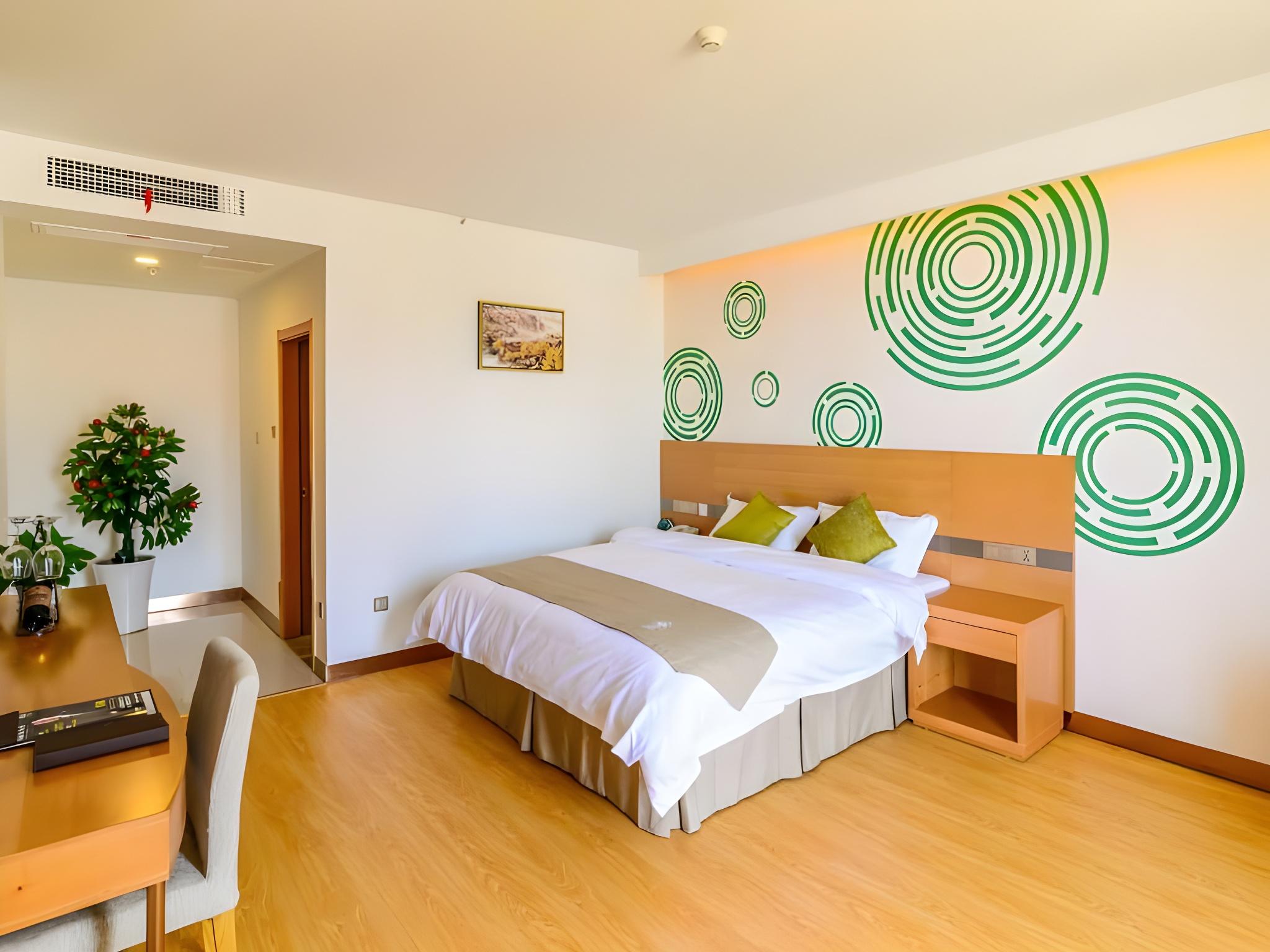 Superior, King and Queen Bed