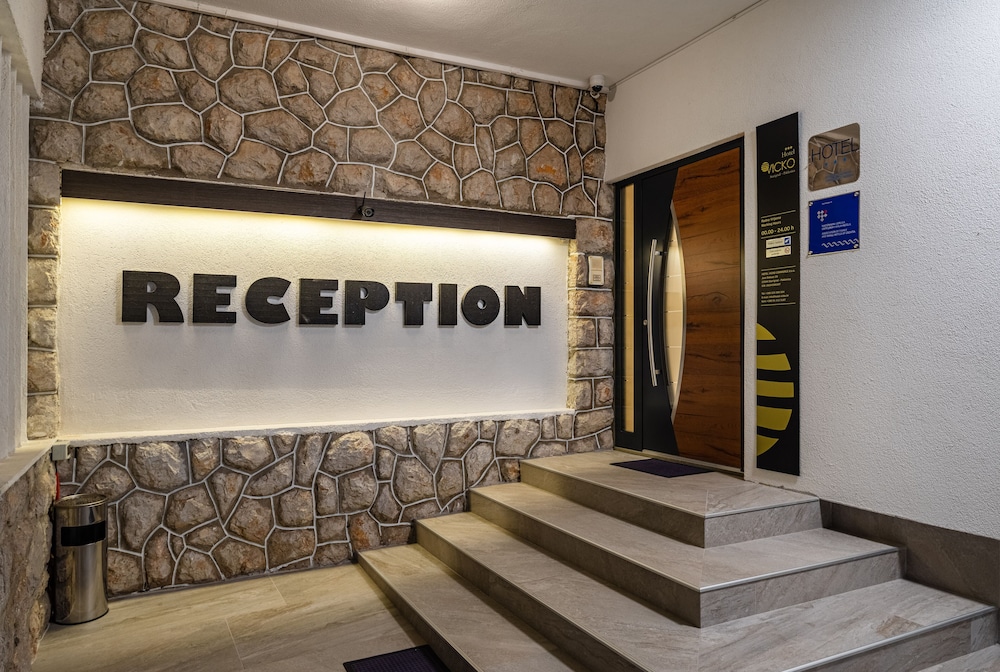 HOTEL VICKO 7/50