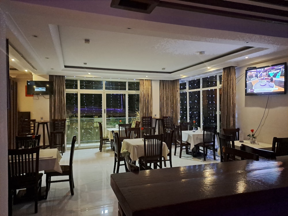 Park Lane Addis Hotel 31/35