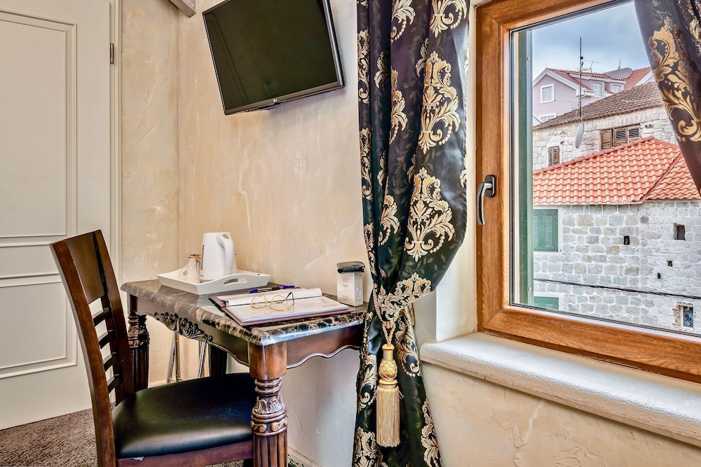 Historic Plaza Varos Split - Adults Only 52/57