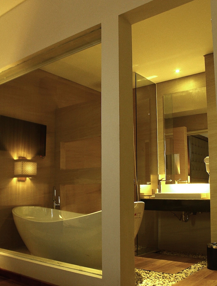 Crystal Lotus Hotel 27/63