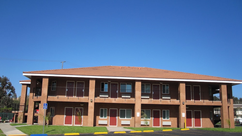 Rancho California Inn 2/43