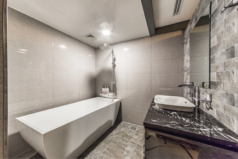 Chuncheon Hotel View 16/17