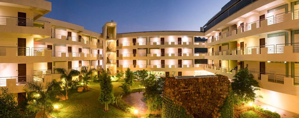 Sterling Yelagiri 56/63