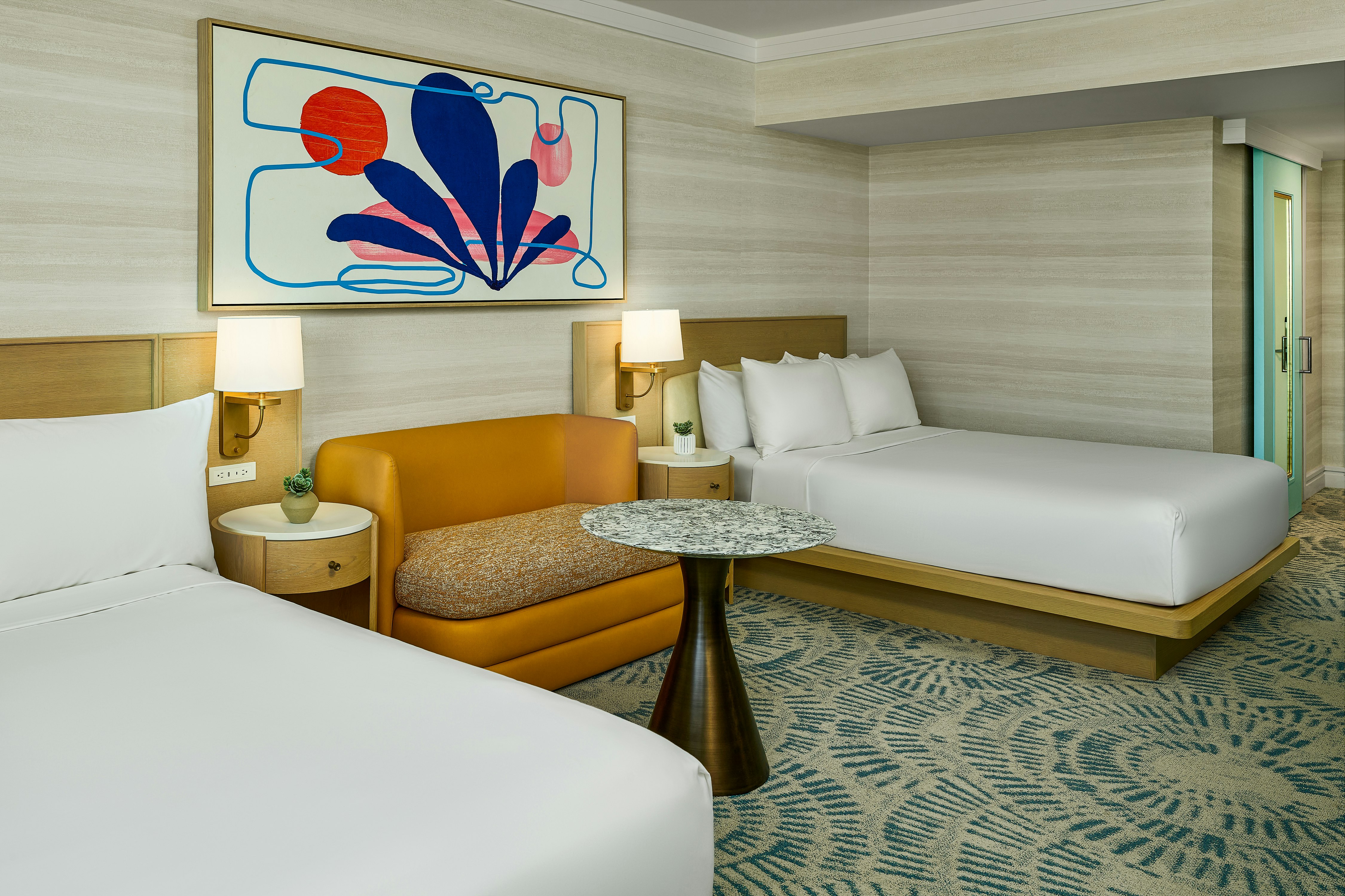 DELUXE, 2 QUEEN BEDS