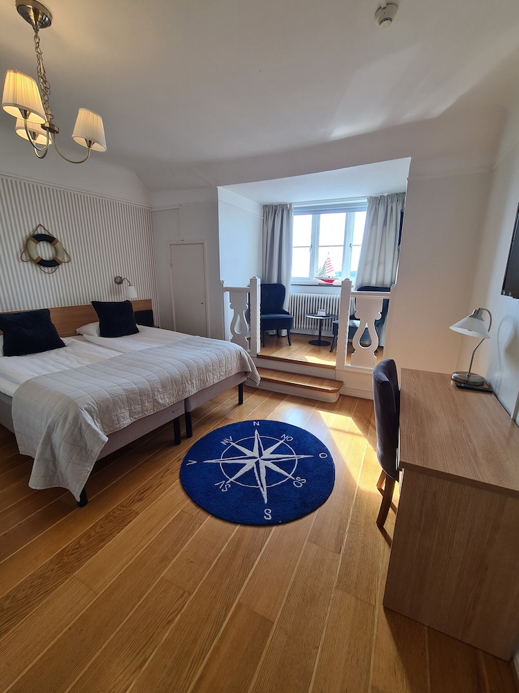 Hamnhotellet Kronan 8/44