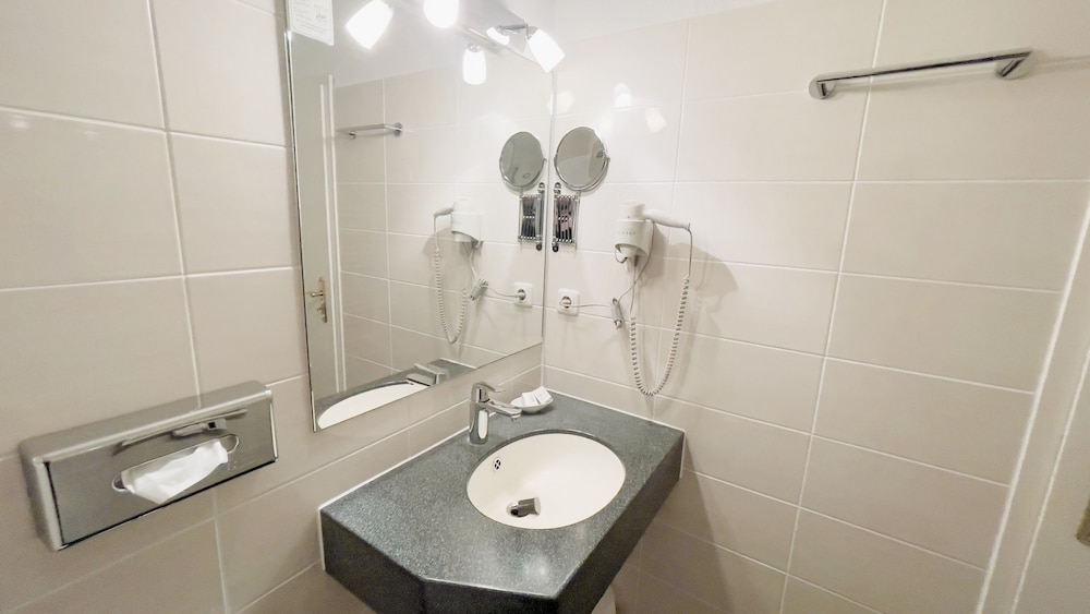 Hotel Schnehagen، فالزروده 49/50