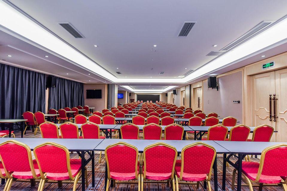 Vienna International Hotel (Nanchuan District Wanda Plaza) 50/56
