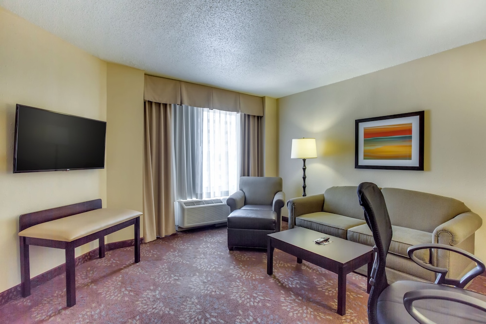Holiday Inn Indianapolis North Carmel 27/47