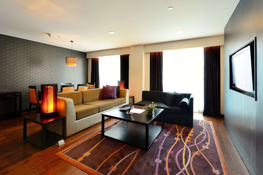 RADISSON SUITES BANGKOK SUKHUMVIT 48/73