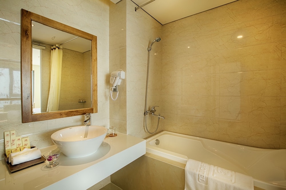 Serene Beach Hotel Danang 25/69