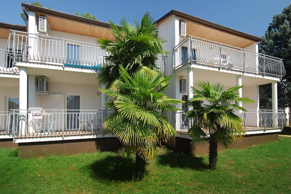 Ai Pini Medulin Resort 58/63