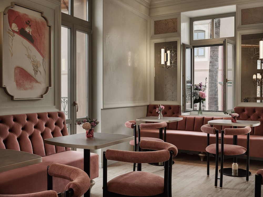 Domus Blanc Boutique Hotel 42/60