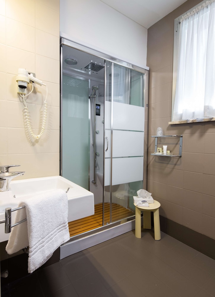 Jet Hotel Sure Hotel Collection By Best Western 33/75