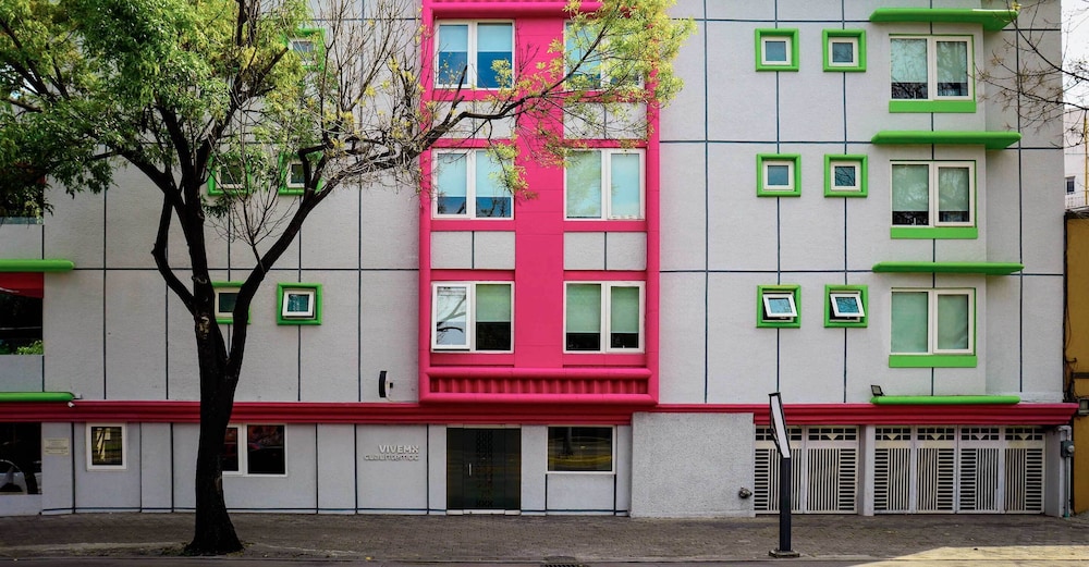 Hotel Estancias VIVE MX Cuauhtemoc, Trademark by Wyndham photo1