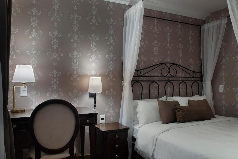PREMIUM, STUDIO, SUITE