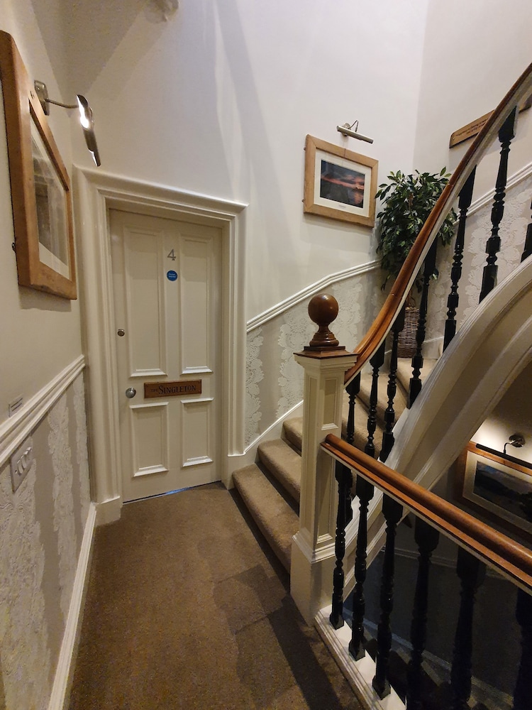 18 Craigmillar Park Guest House 26/50
