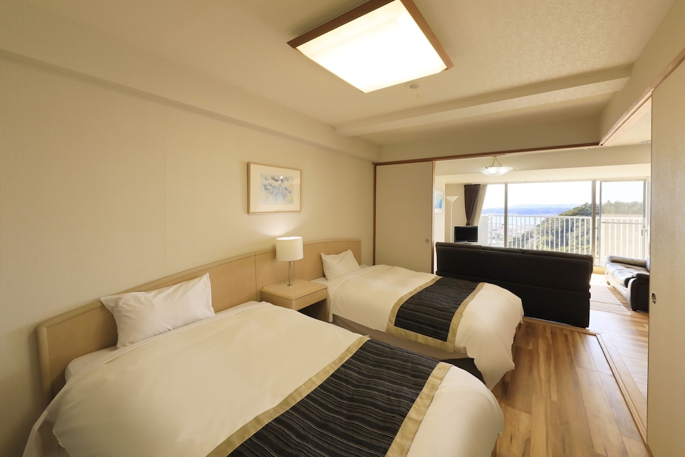 Katsuura Hilltop Hotel & Residence 14/50