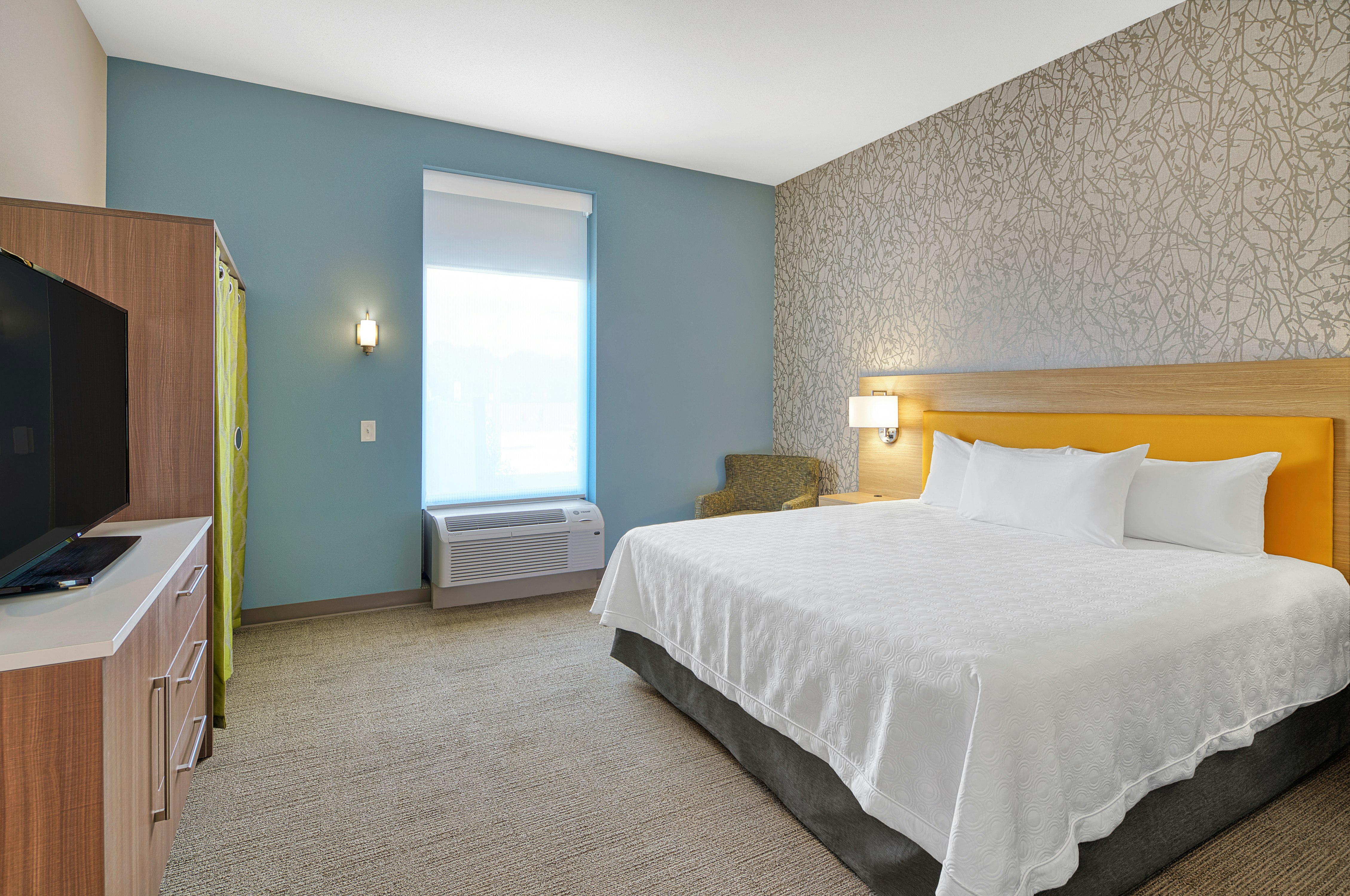 Suite, King Bed, Accessible