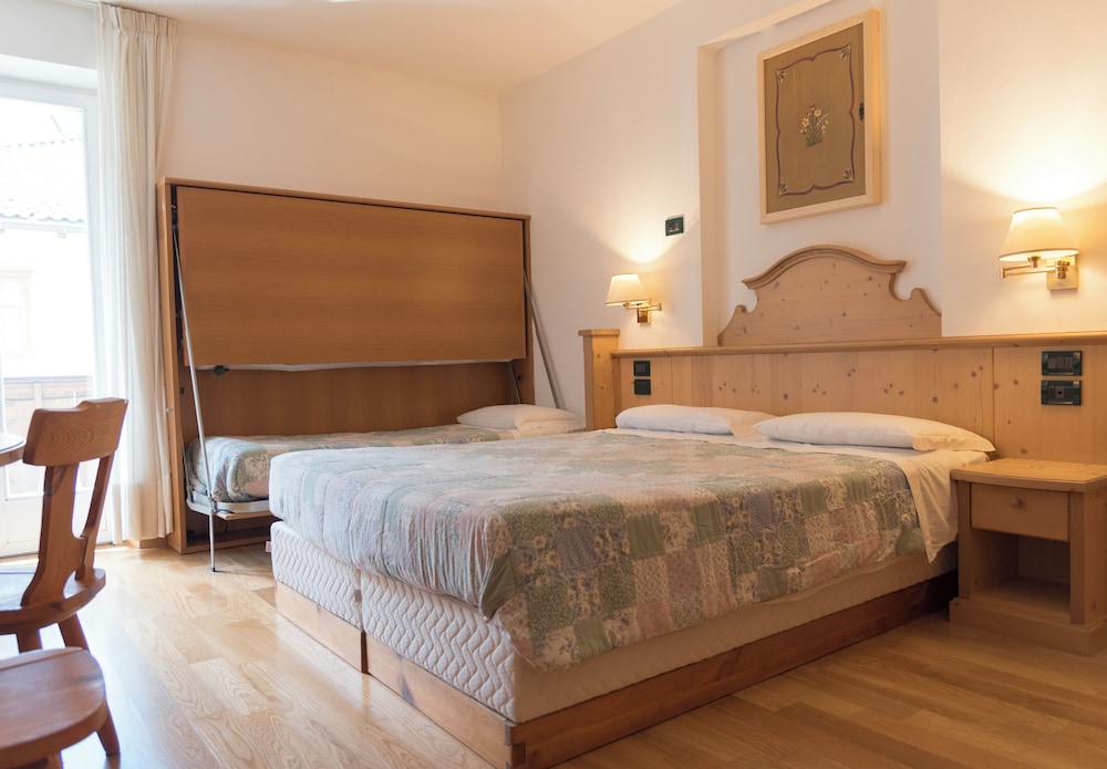1 BEDROOM, CLASSIC, TRIPLE