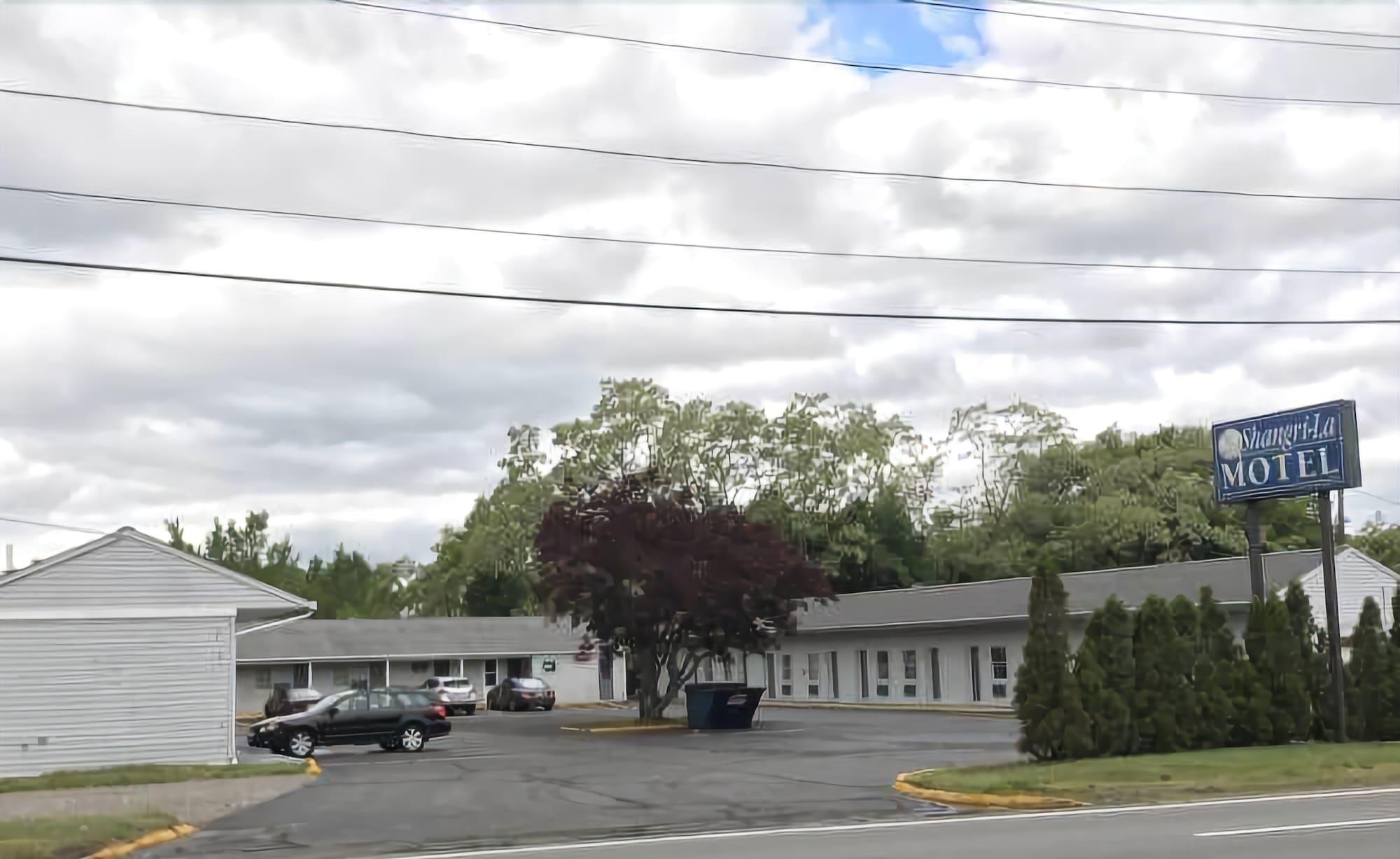 Shangri La Motel 19/27